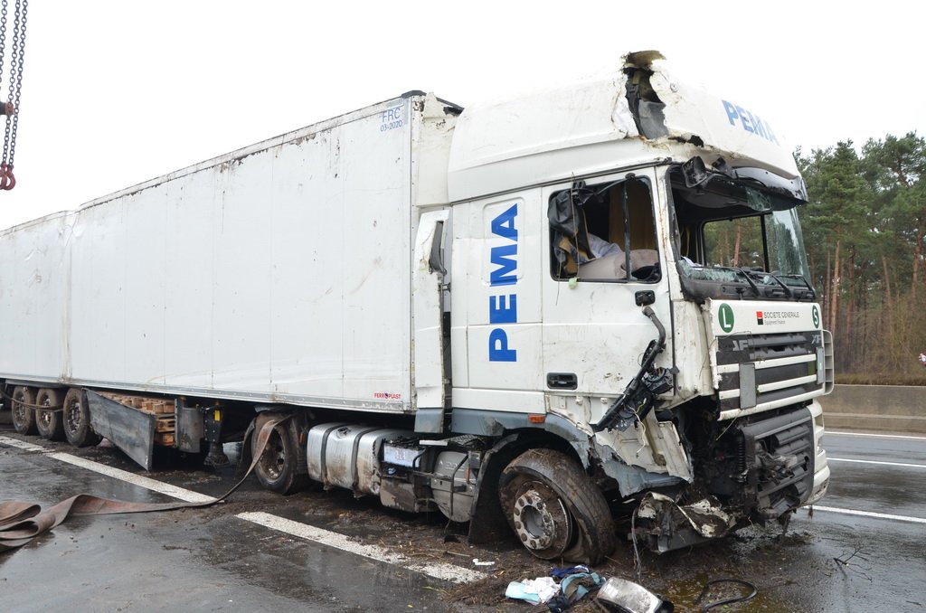 VU LKW umgestuerzt A 3 Rich Frankfurt AS Koenigsforst P523.JPG - Miklos Laubert